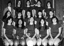 1976s w vball team with Phyllis